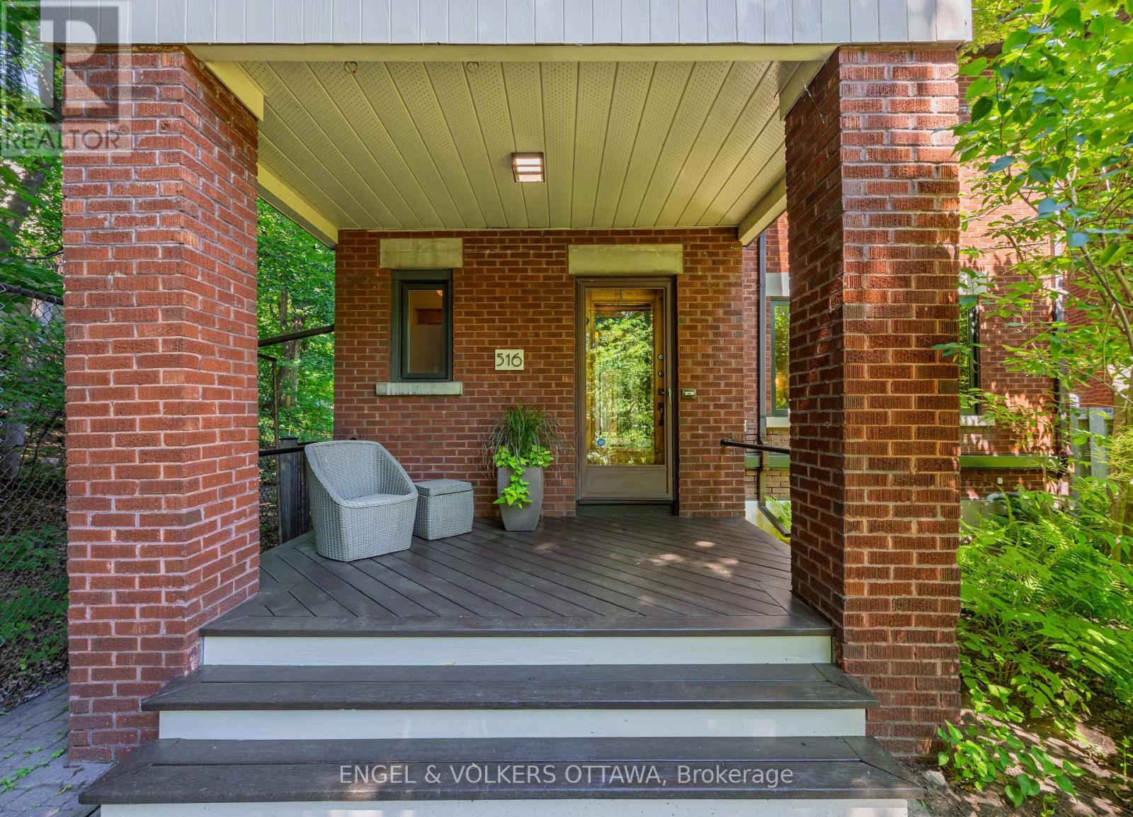 516 Queen Elizabeth Drive, Ottawa, Ontario  K1S 3N4 - Photo 2 - X13459216