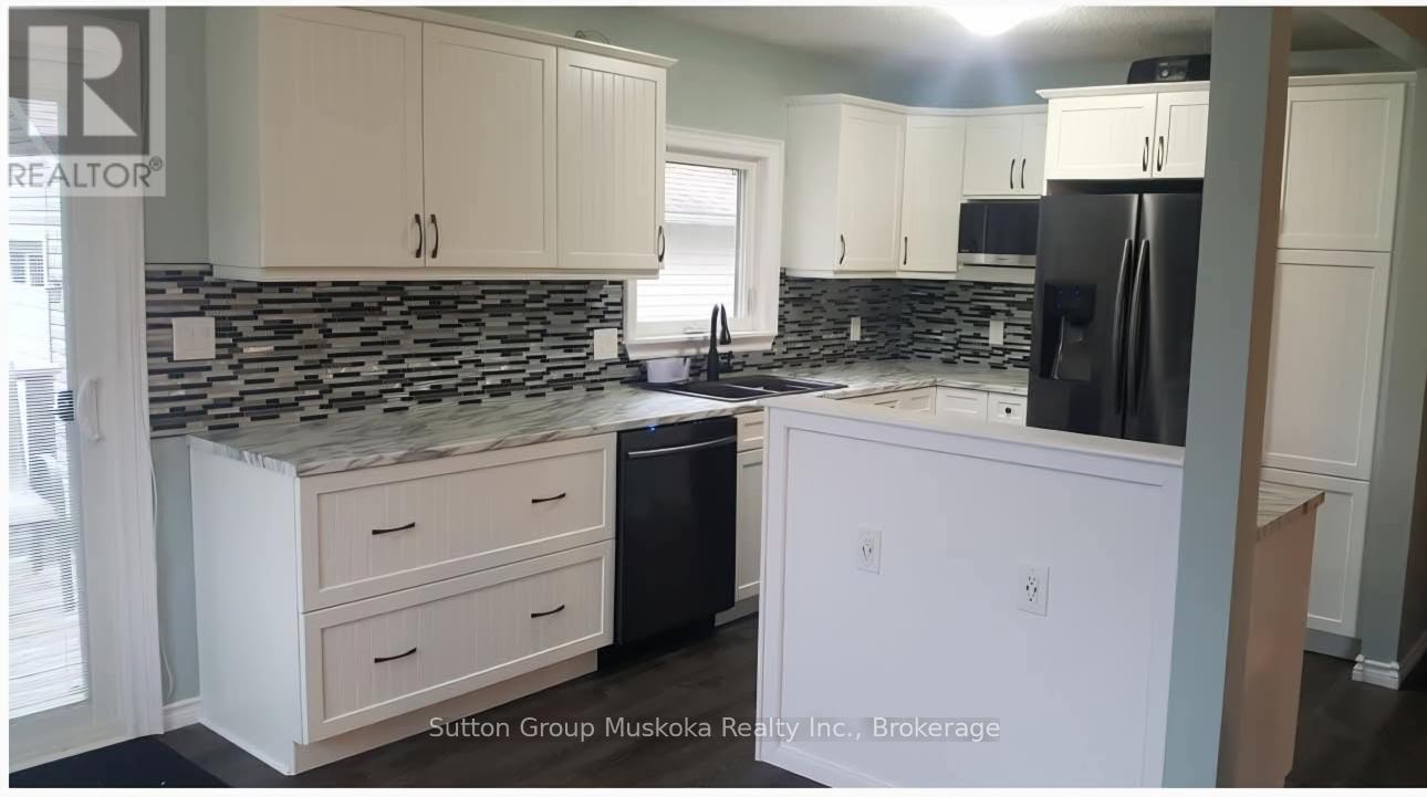 8 Gouldie Street, Huntsville, Ontario  P1H 1M5 - Photo 3 - X13459234