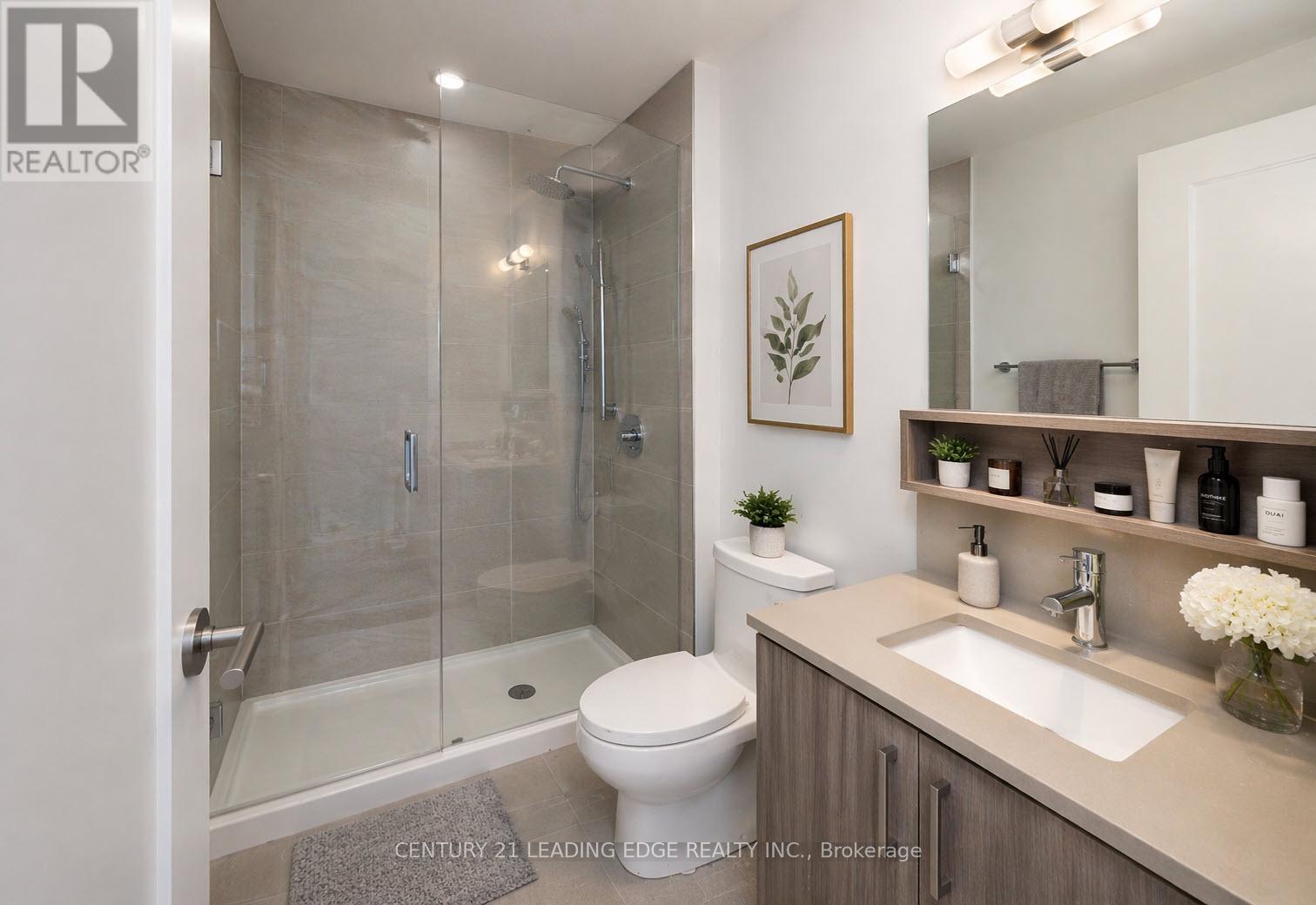 00 - 898 Portage Parkway, Vaughan, Ontario  L4K 0J6 - Photo 3 - N13459206