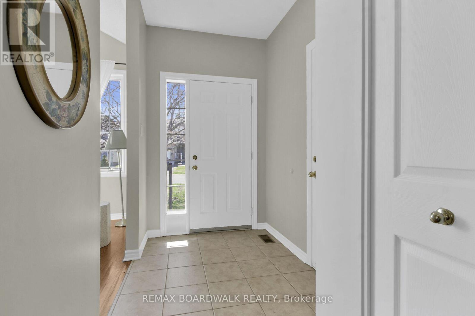 48 Maricona Way, Ottawa, Ontario  K2T 1H2 - Photo 7 - X13081178