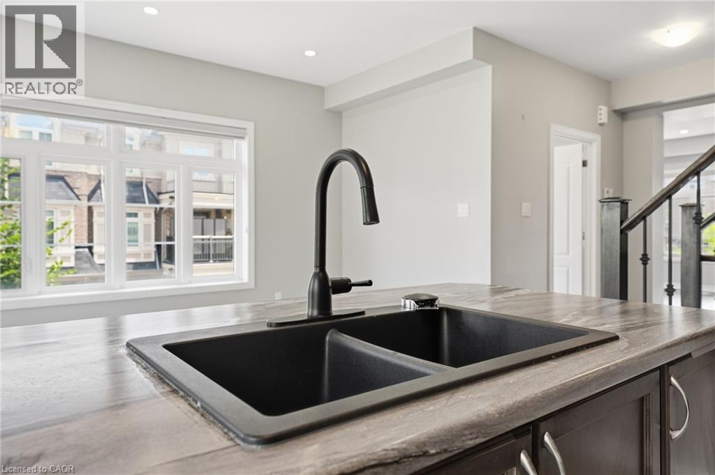 141 Borers Creek Circle, Hamilton, Ontario  L8B 1W3 - Photo 18 - 40840666