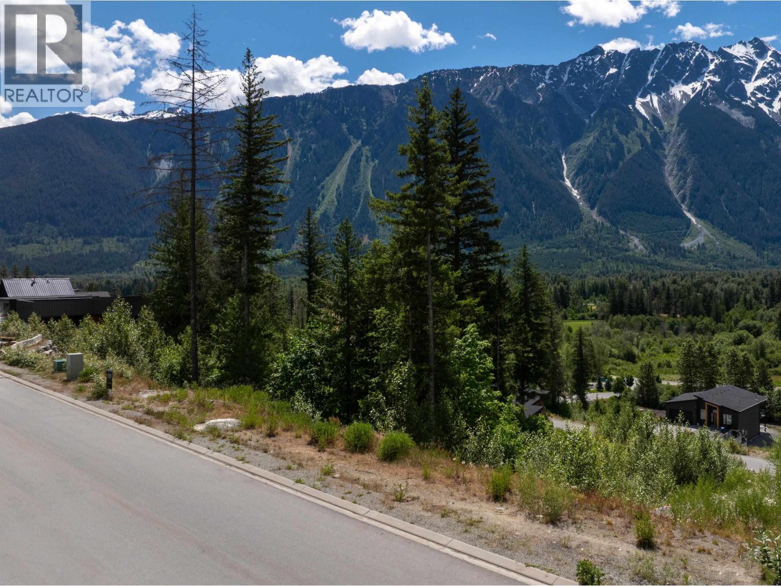 7677 Cerulean Drive, Pemberton, British Columbia  V0N 2L3 - Photo 8 - R3133125