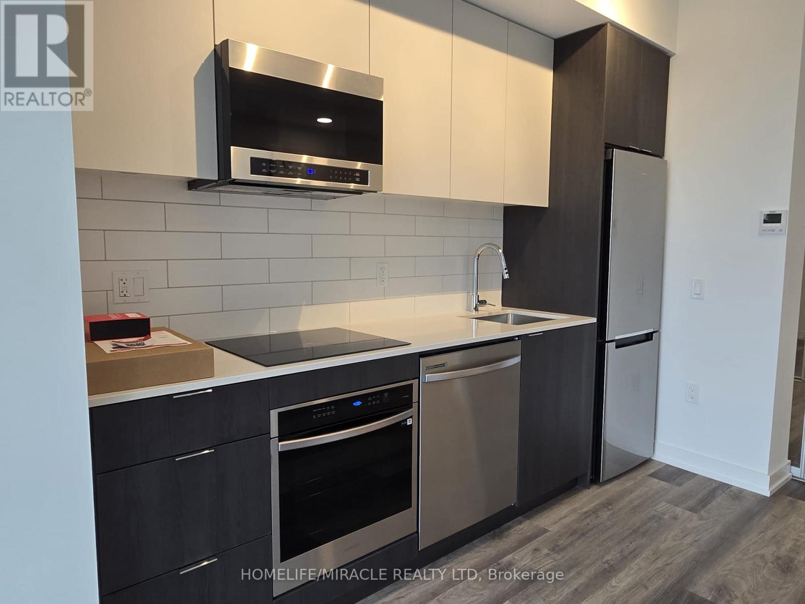 314 - 6 Chartwell Road, Toronto, Ontario M8Z 4E8 - Photo 4 - W13459224