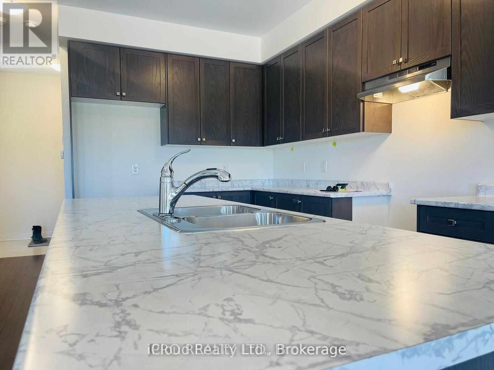 Upper Level - 35 Brixham Lane, Brampton, Ontario  L7A 5K2 - Photo 5 - W13459286