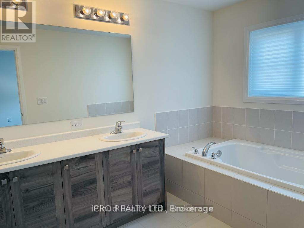 Upper Level - 35 Brixham Lane, Brampton, Ontario  L7A 5K2 - Photo 9 - W13459286
