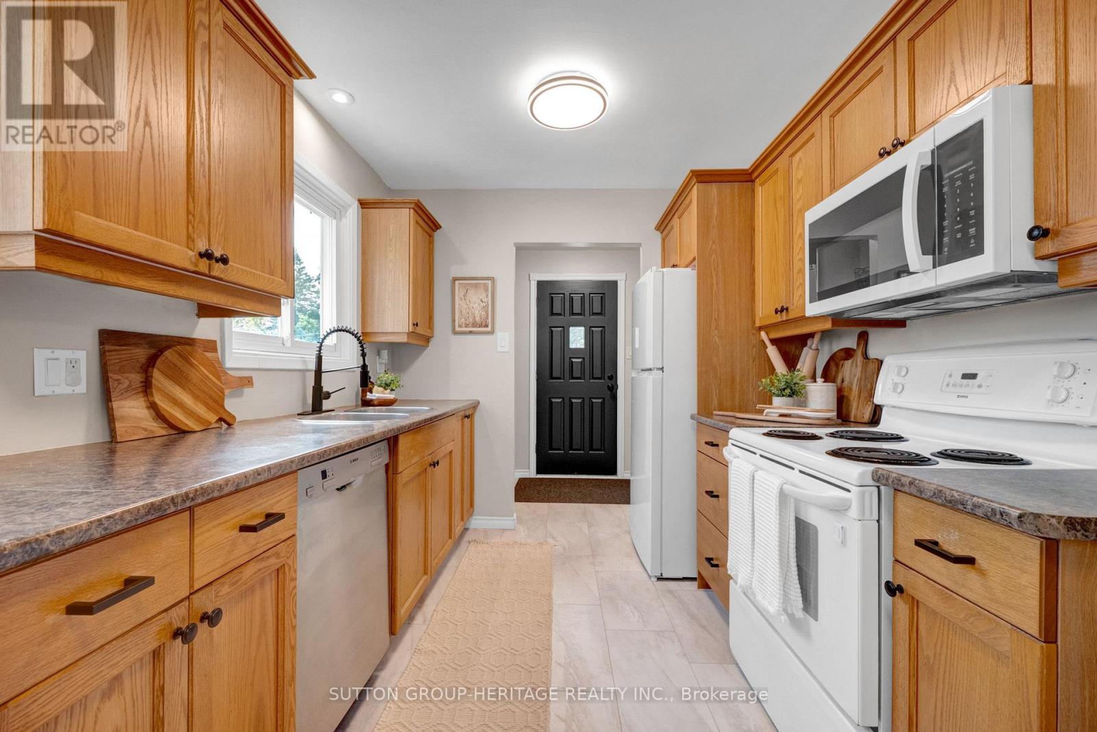 46 Alexander Avenue, Peterborough, Ontario  K9J 6B4 - Photo 4 - X13459268