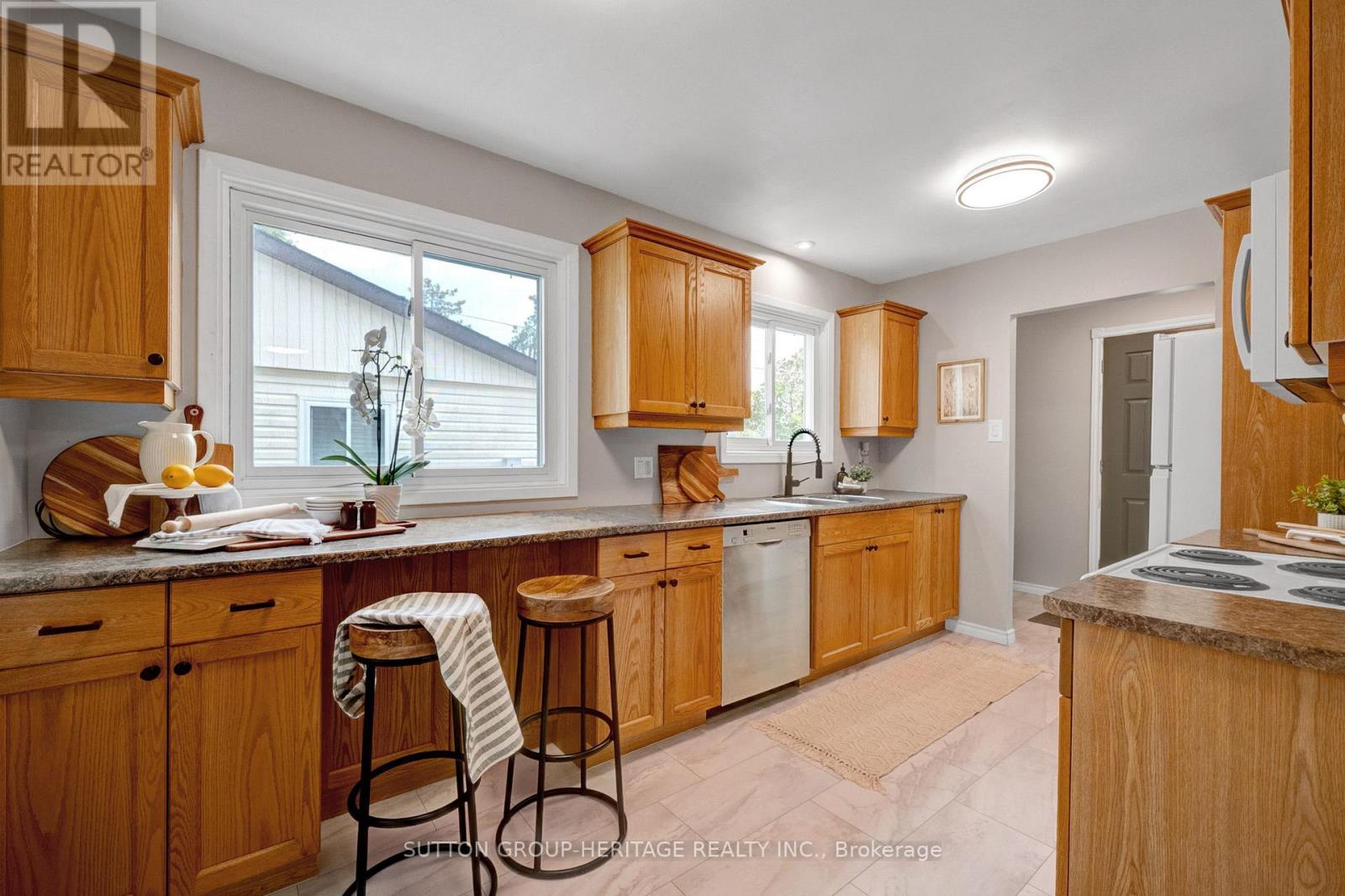 46 Alexander Avenue, Peterborough, Ontario  K9J 6B4 - Photo 6 - X13459268