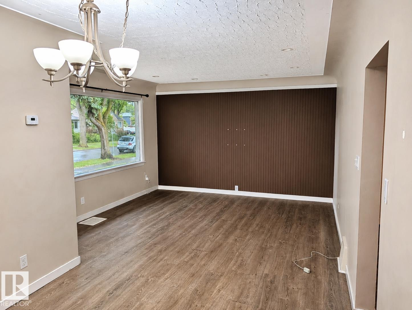 12418 92 St Nw, Edmonton, Alberta  T5G 1B7 - Photo 2 - E4488165