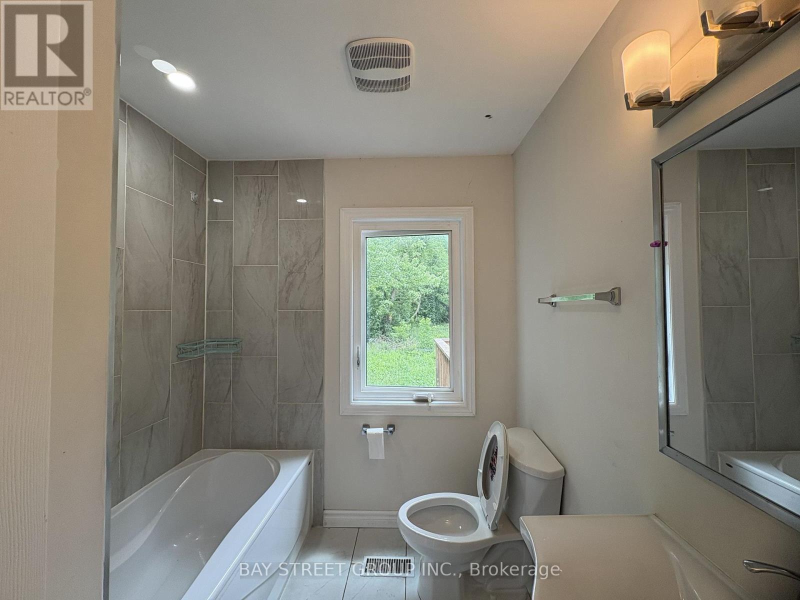 59 Ann Street, Hamilton, Ontario  L9H 2N4 - Photo 5 - X13440956