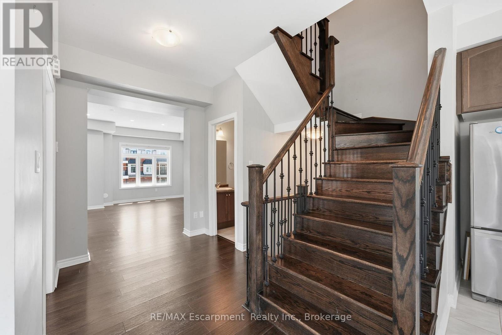 141 Borers Creek Circle, Hamilton, Ontario  L8B 1W3 - Photo 12 - X13459338