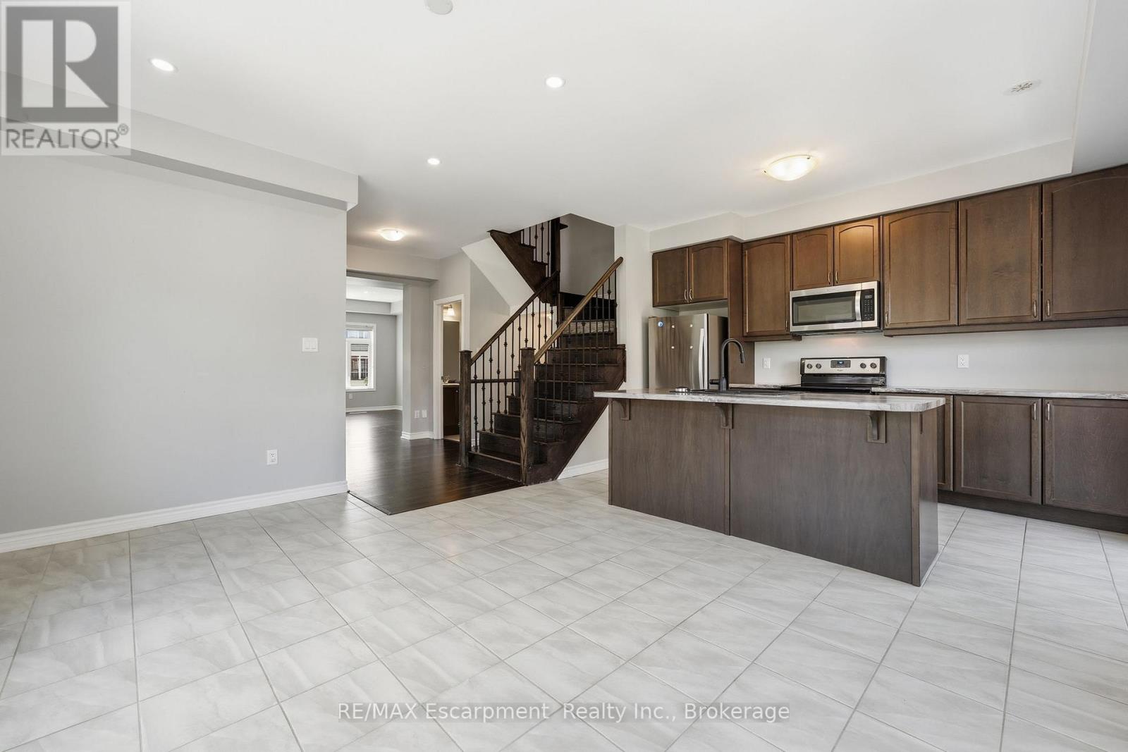 141 Borers Creek Circle, Hamilton, Ontario  L8B 1W3 - Photo 15 - X13459338