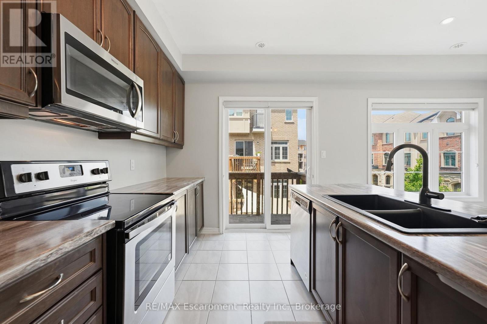 141 Borers Creek Circle, Hamilton, Ontario  L8B 1W3 - Photo 17 - X13459338