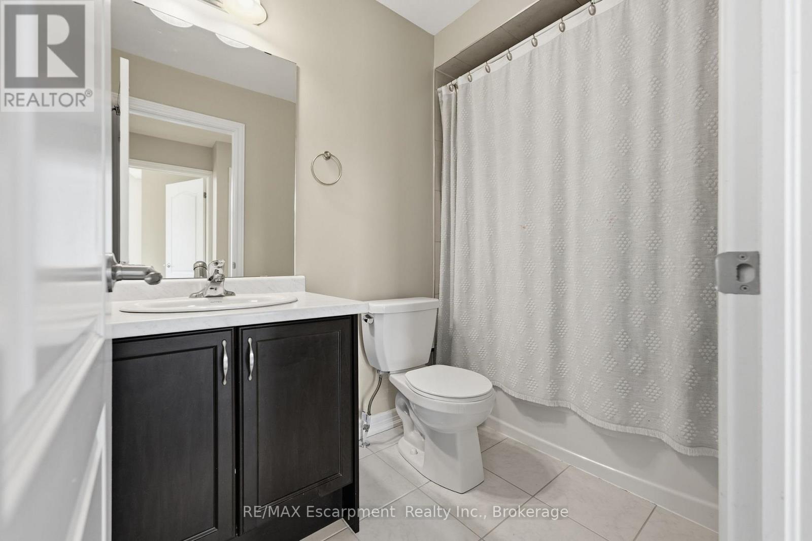 141 Borers Creek Circle, Hamilton, Ontario  L8B 1W3 - Photo 27 - X13459338