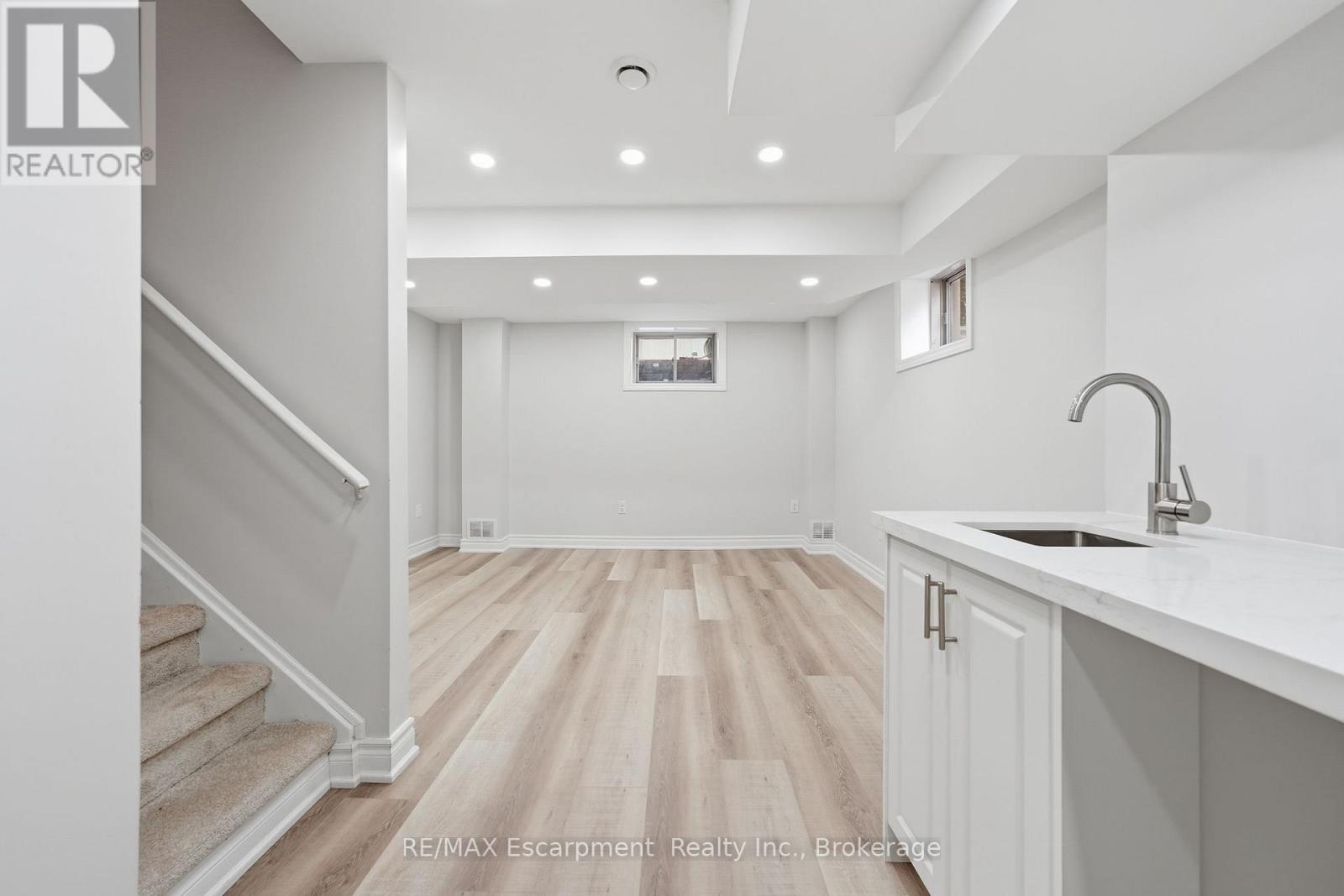 141 Borers Creek Circle, Hamilton, Ontario  L8B 1W3 - Photo 38 - X13459338