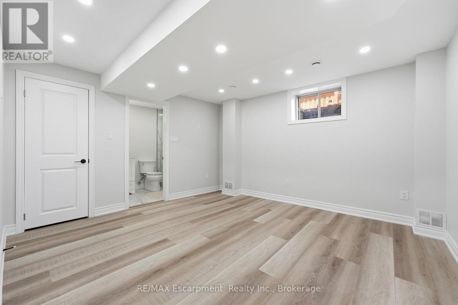141 Borers Creek Circle, Hamilton, Ontario  L8B 1W3 - Photo 39 - X13459338