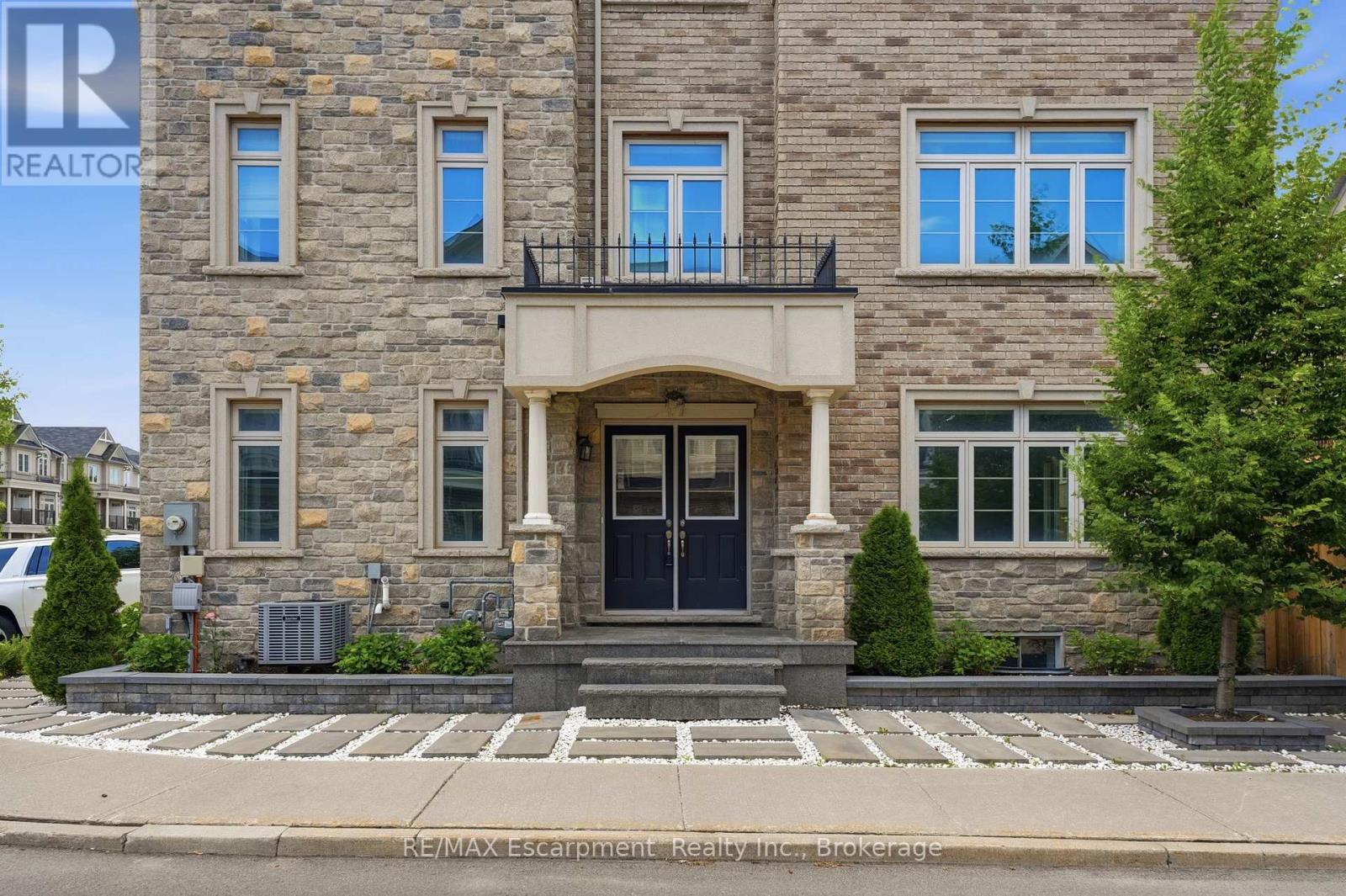 141 Borers Creek Circle, Hamilton, Ontario  L8B 1W3 - Photo 4 - X13459338