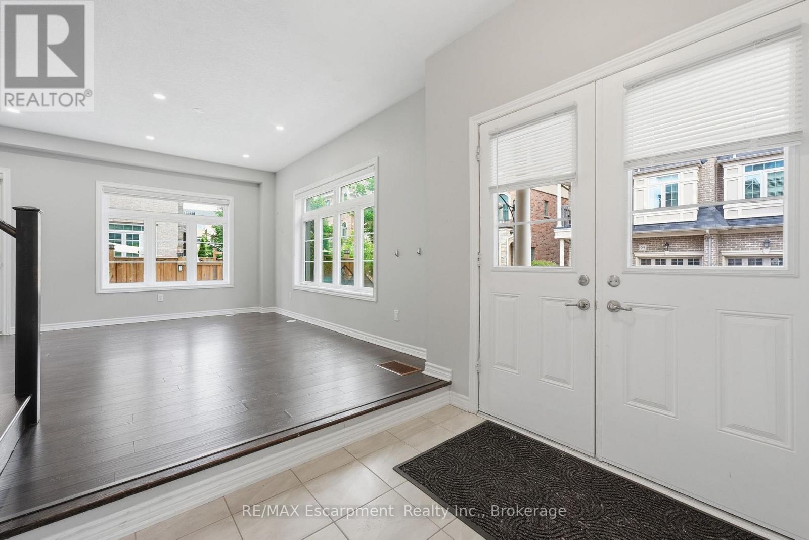 141 Borers Creek Circle, Hamilton, Ontario  L8B 1W3 - Photo 7 - X13459338