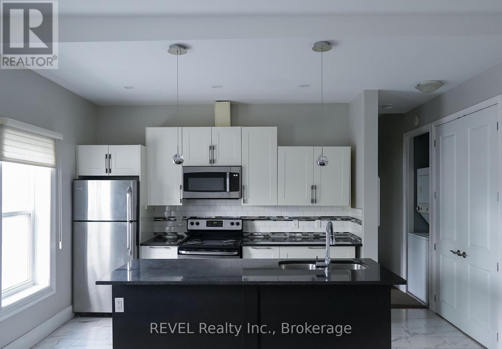 2 - 18 Clairmont Street, Thorold, Ontario L2V 1R1 - Photo 1 - X13459344