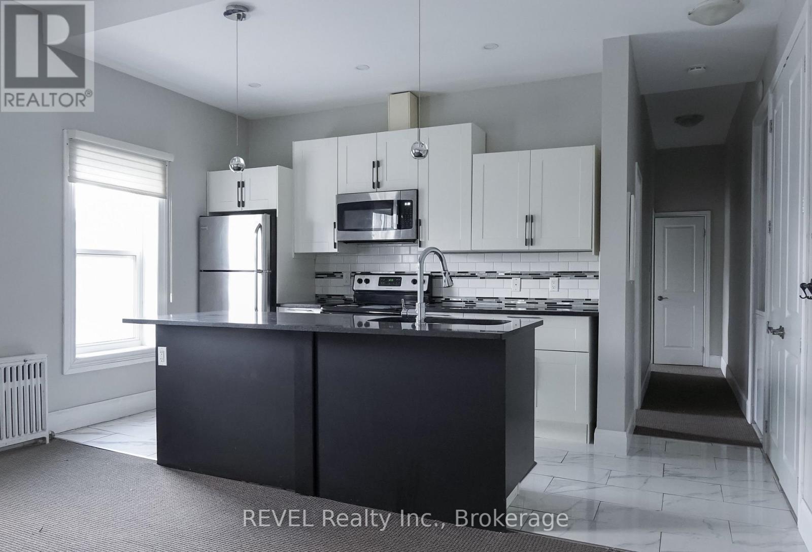 2 - 18 Clairmont Street, Thorold, Ontario L2V 1R1 - Photo 2 - X13459344