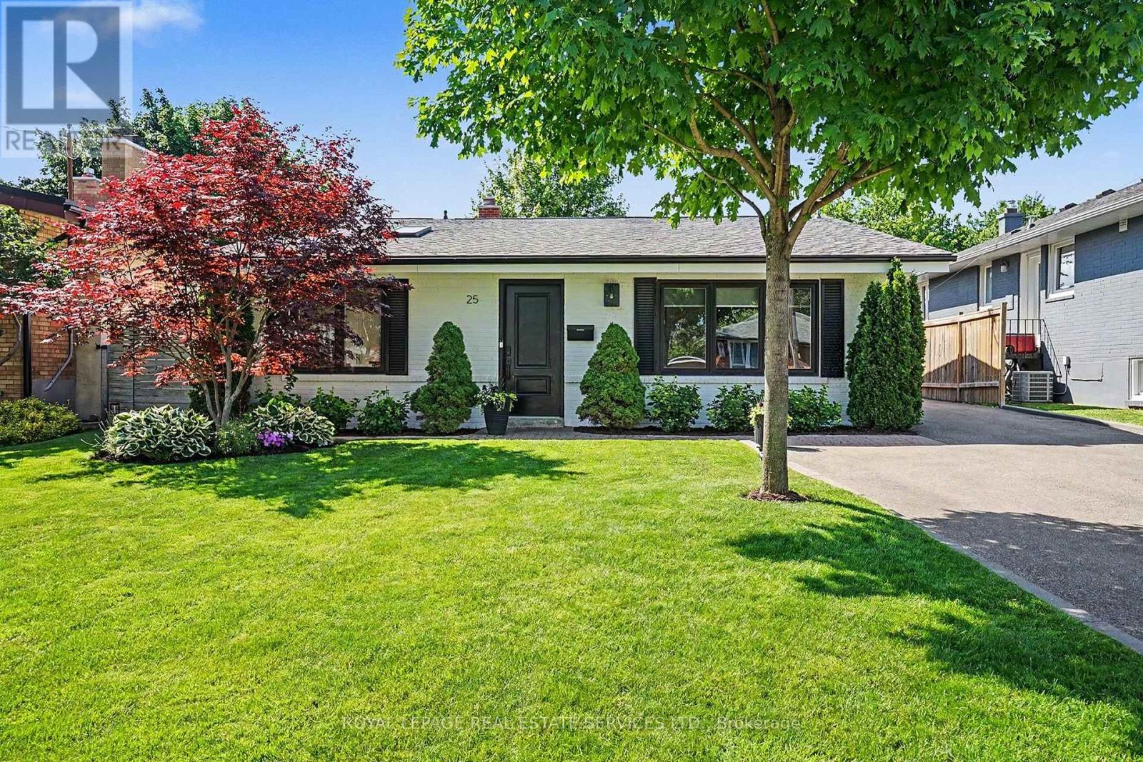 25 Brougham Crescent, Toronto, Ontario  M9R 1J3 - Photo 2 - W13456408