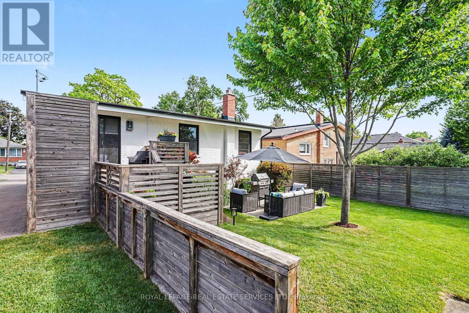 25 Brougham Crescent, Toronto, Ontario  M9R 1J3 - Photo 33 - W13456408
