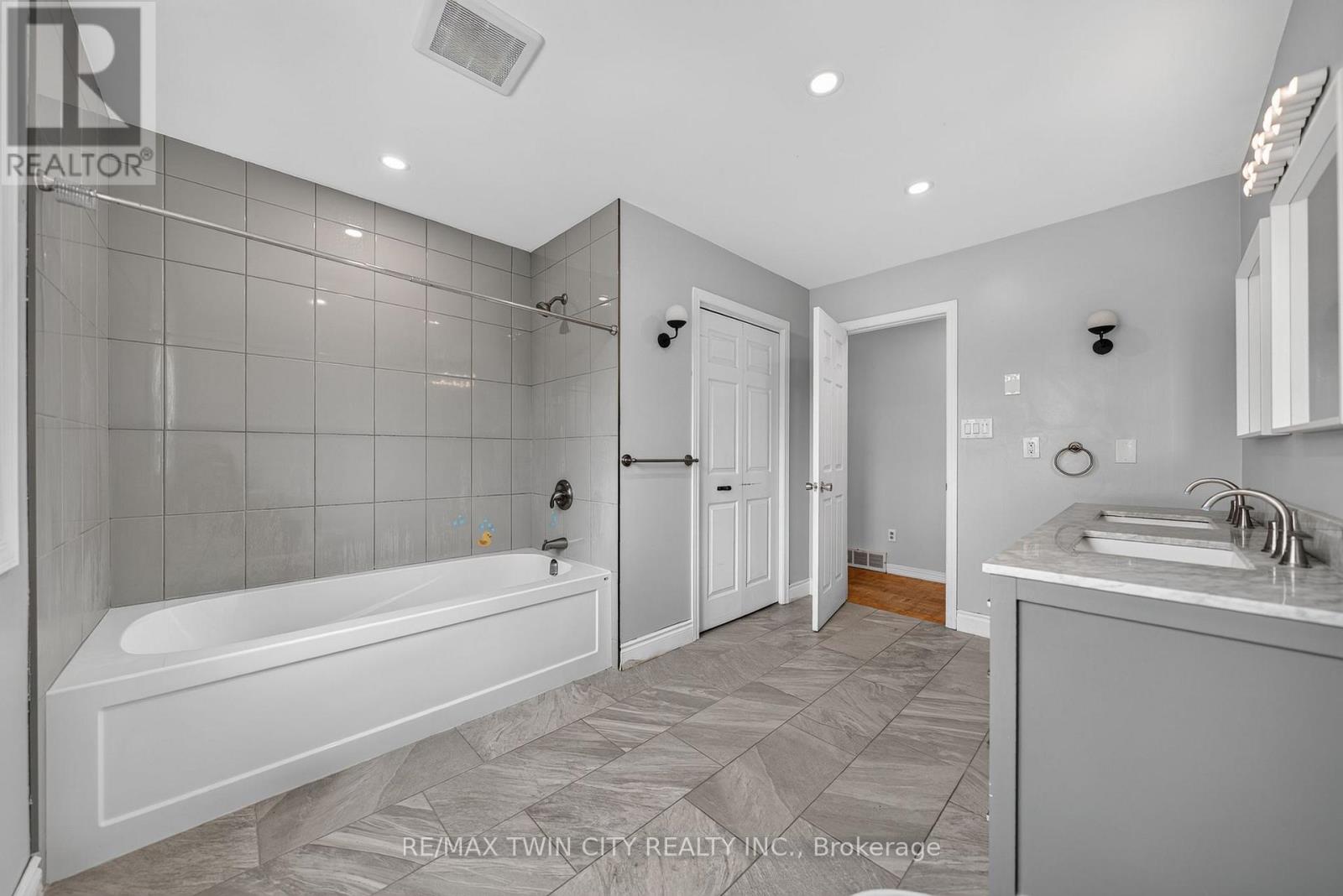 238 Hillmer Road, Cambridge, Ontario  N1R 6N8 - Photo 18 - X13459388