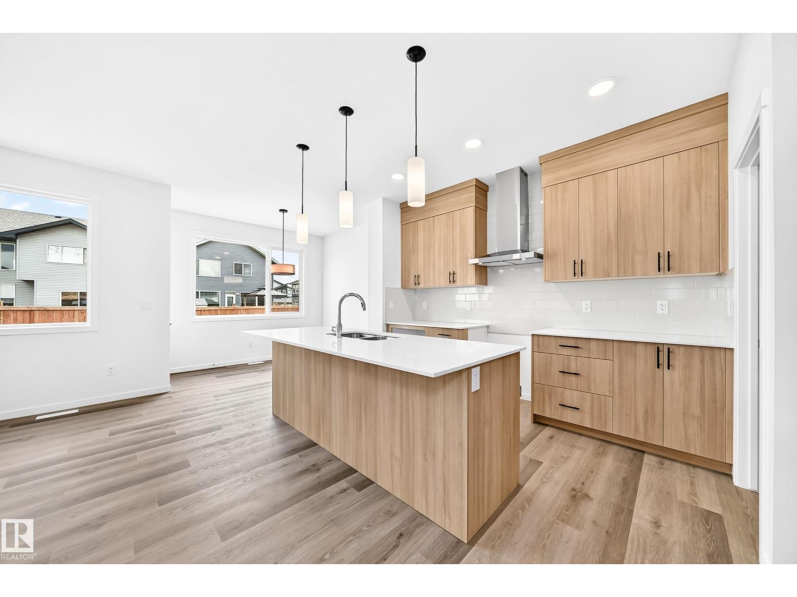 17923 63 St NW, Edmonton, Alberta  T5T 2J3 - Photo 2 - E4474106