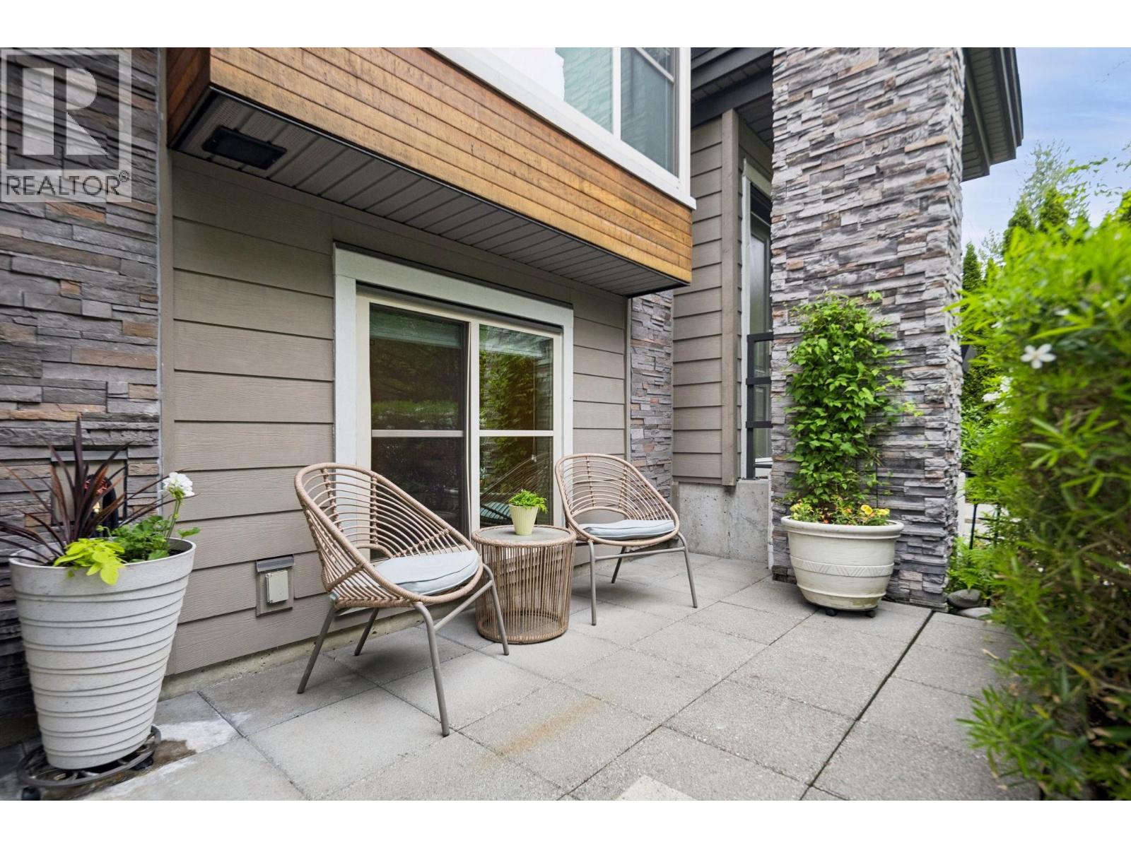 2 3025 Baird Road, North Vancouver, British Columbia  V7K 2G5 - Photo 2 - R3137322