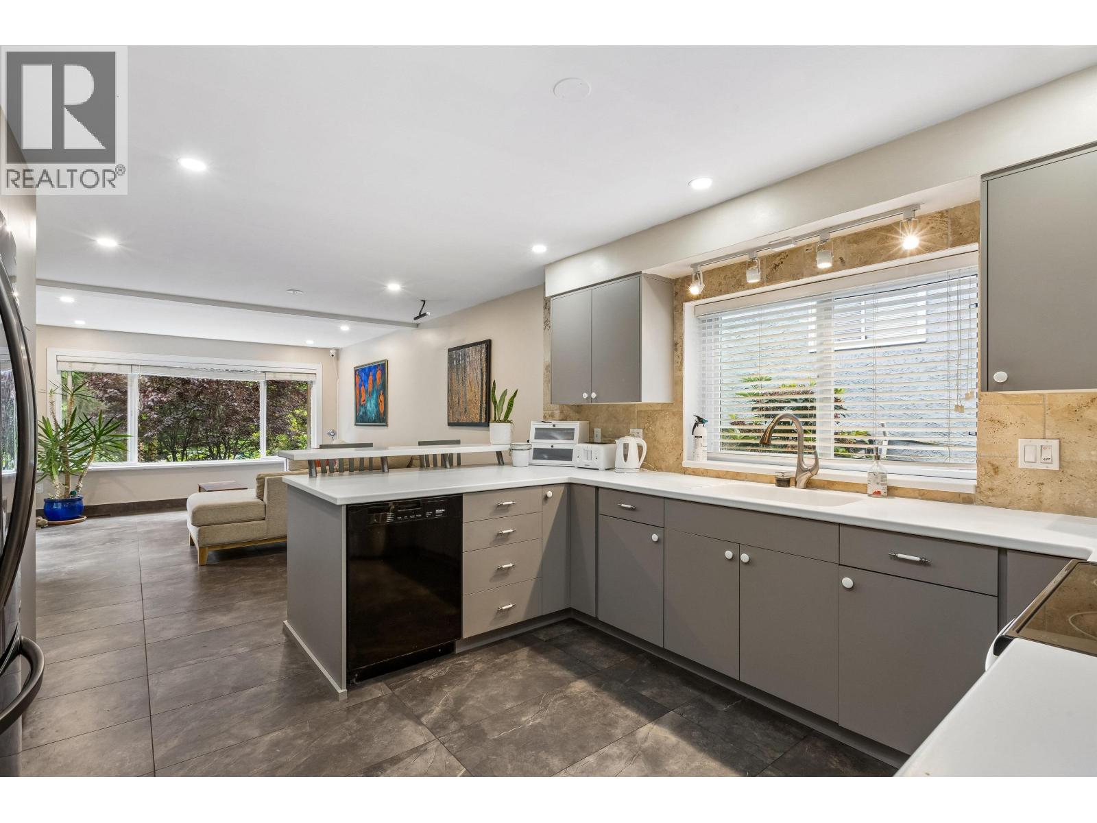 1501 Ostler Court, North Vancouver, British Columbia  V7G 2P1 - Photo 12 - R3137348