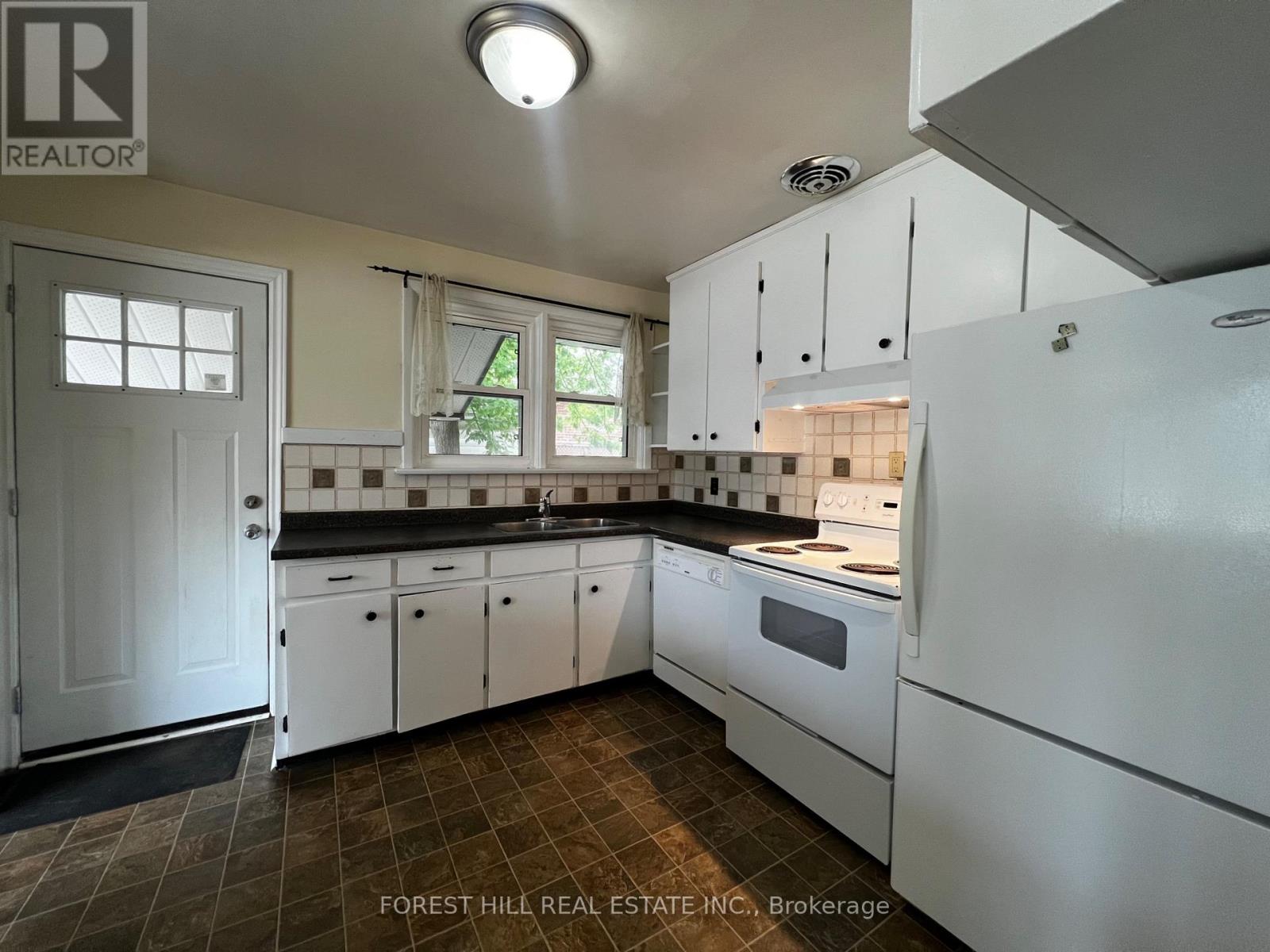 Upper - 244 St Vincent Street, Barrie (Wellington), Ontario  L4M 3Z8 - Photo 11 - S13459426