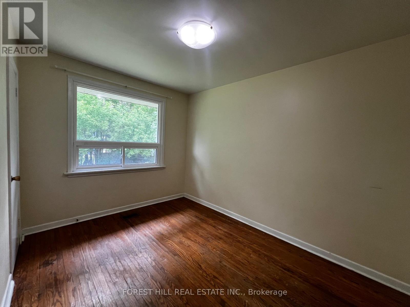 Upper - 244 St Vincent Street, Barrie (Wellington), Ontario  L4M 3Z8 - Photo 16 - S13459426