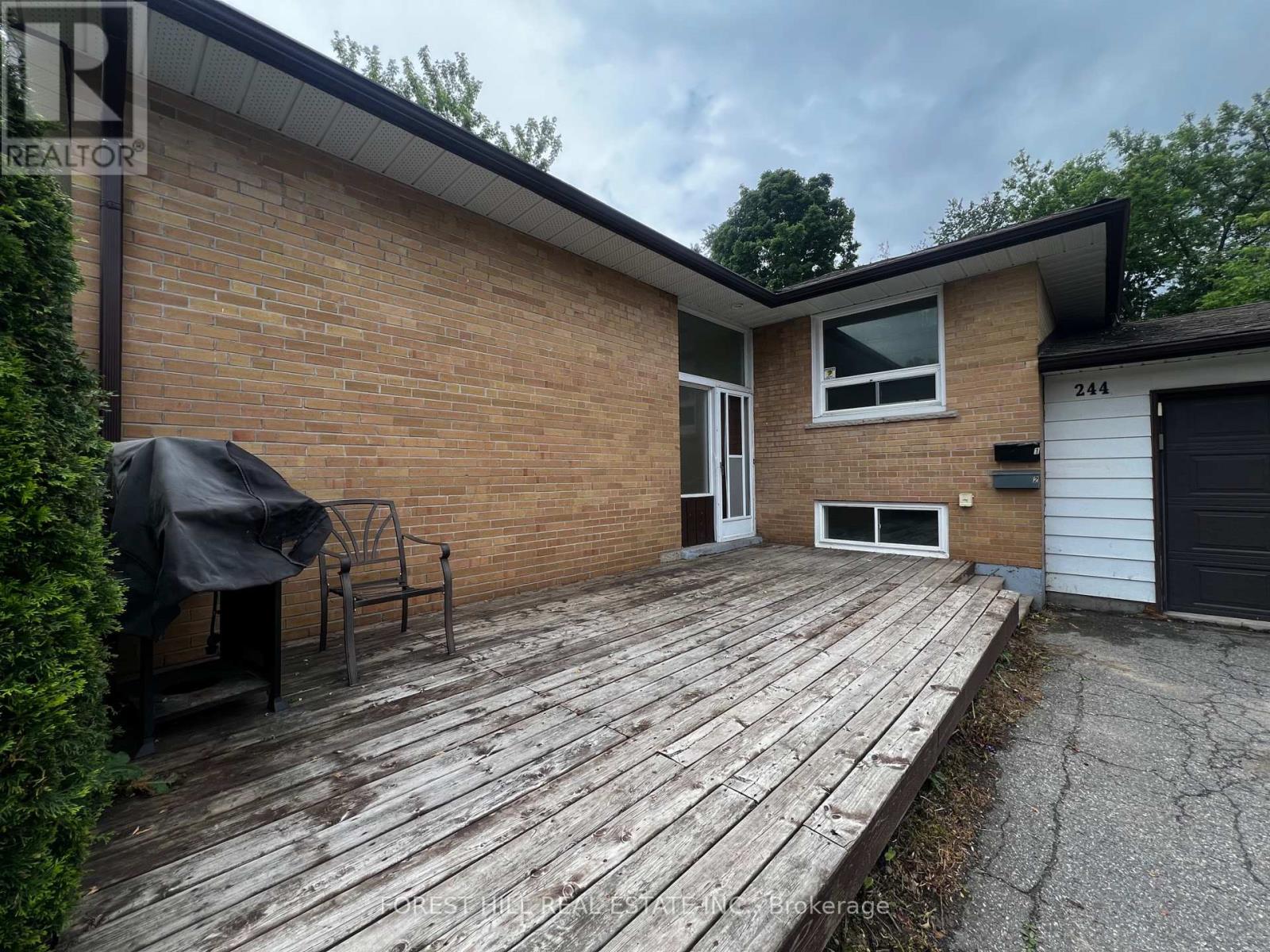 Upper - 244 St Vincent Street, Barrie (Wellington), Ontario  L4M 3Z8 - Photo 2 - S13459426