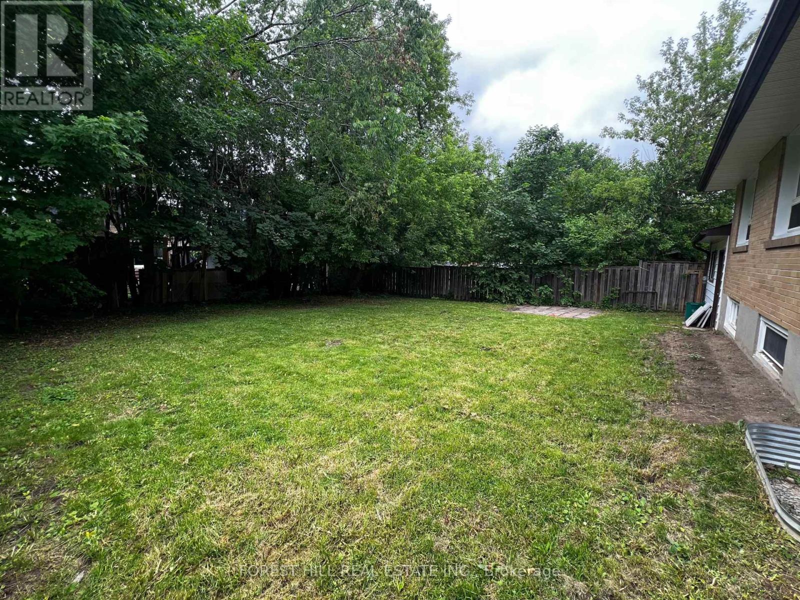 Upper - 244 St Vincent Street, Barrie (Wellington), Ontario  L4M 3Z8 - Photo 20 - S13459426
