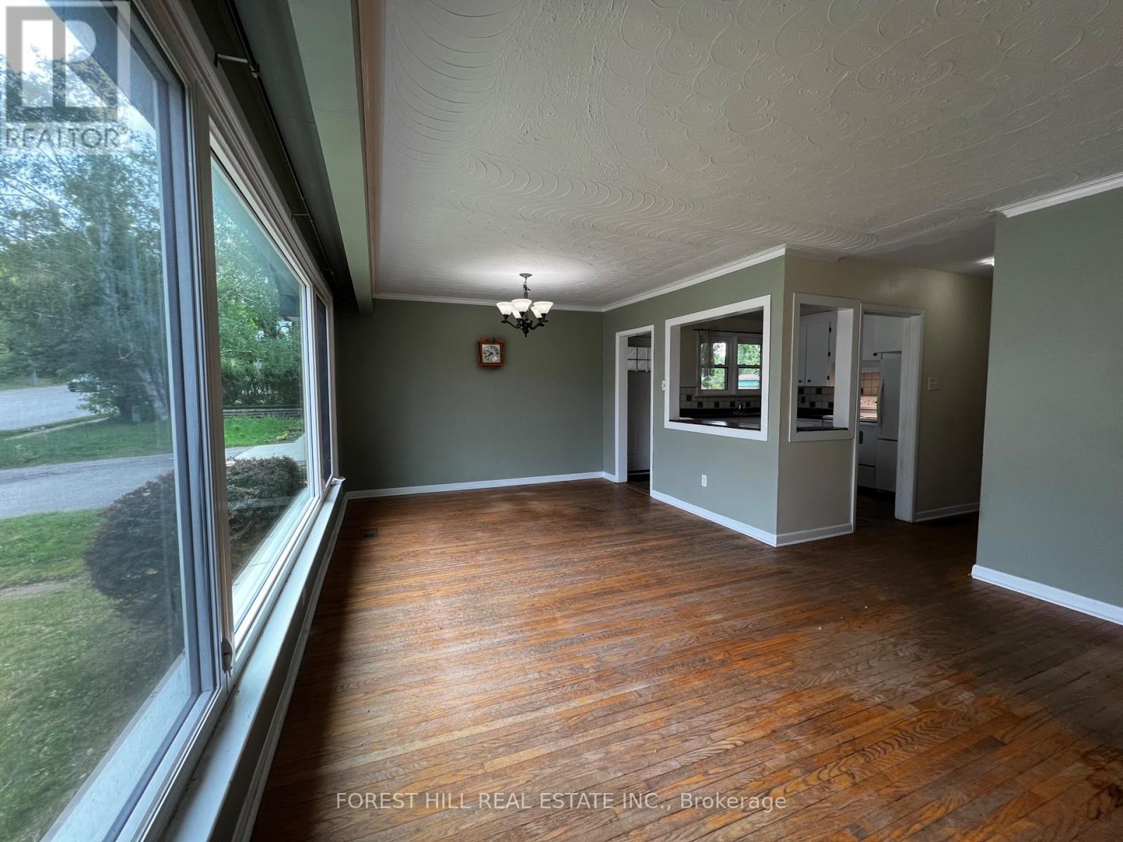Upper - 244 St Vincent Street, Barrie (Wellington), Ontario  L4M 3Z8 - Photo 5 - S13459426