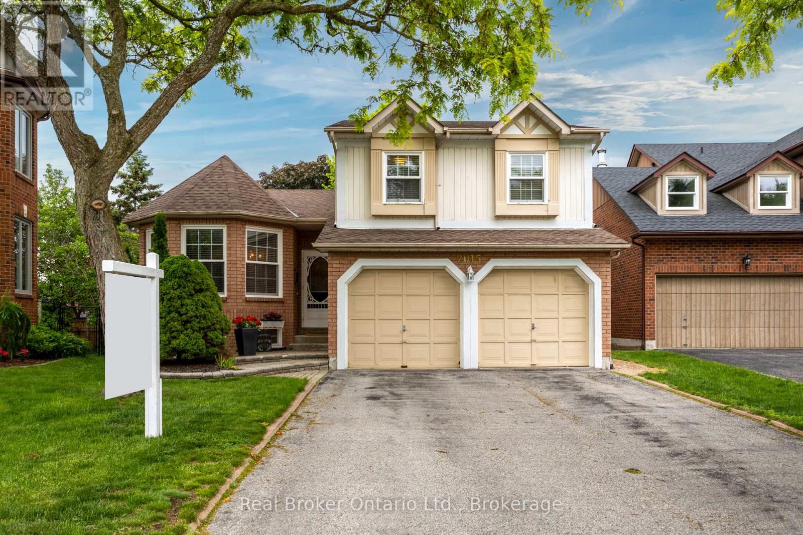 2015 Blairwood Court, Pickering, Ontario  L1X 2S3 - Photo 1 - E13438662