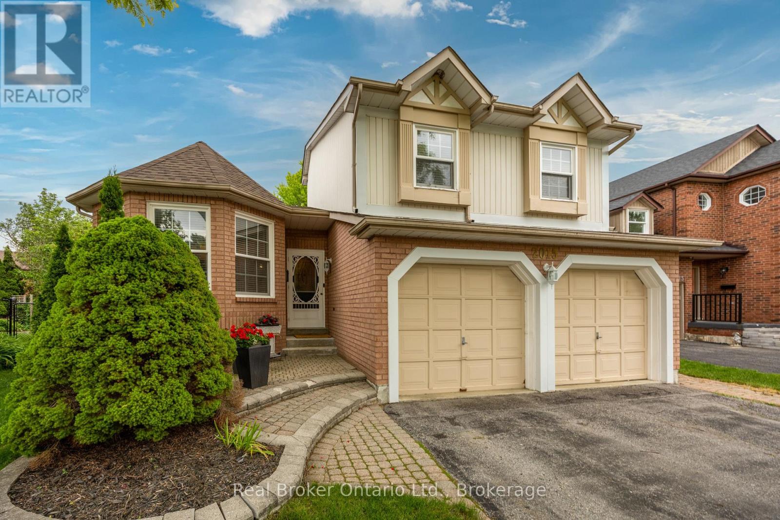 2015 Blairwood Court, Pickering, Ontario  L1X 2S3 - Photo 2 - E13438662