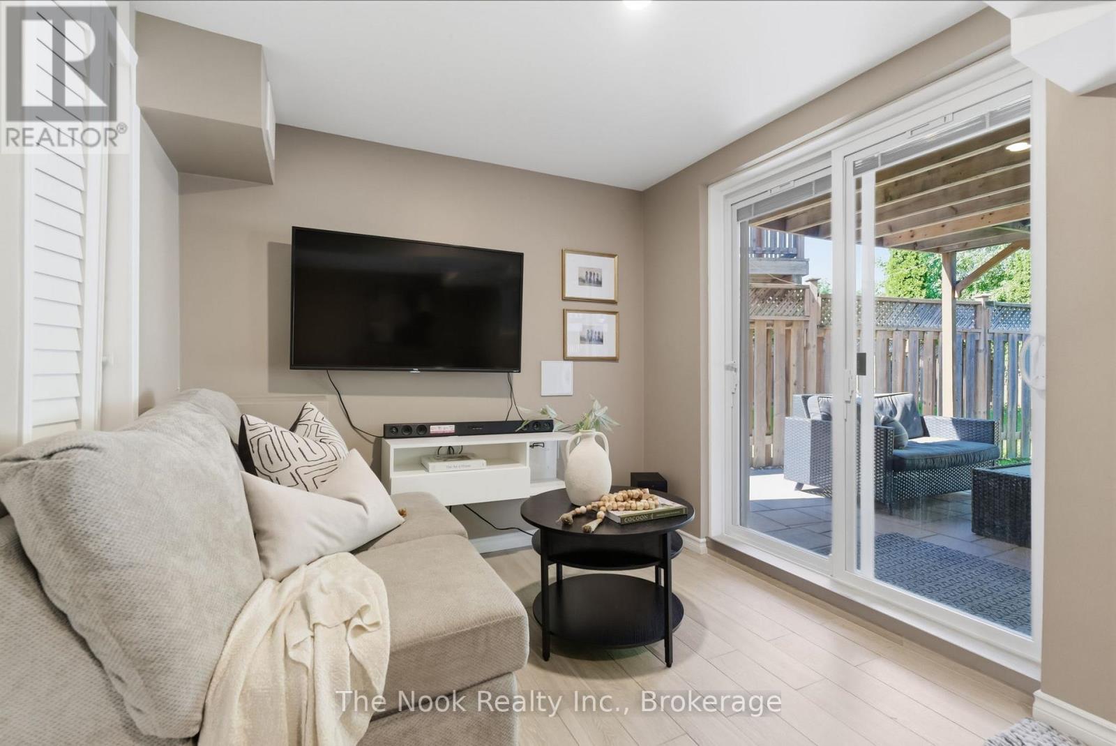 5 Teddington Crescent, Whitby, Ontario  L1R 1S4 - Photo 30 - E13459472