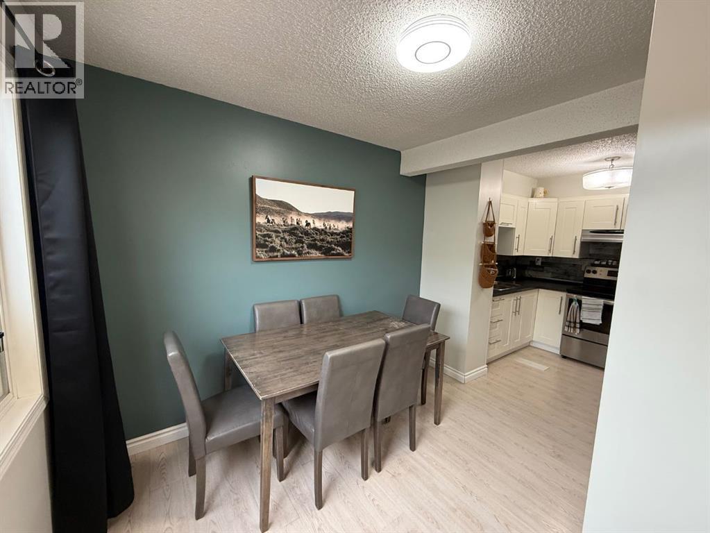 21, 110 Tamarack Avenue, Hinton, Alberta T7V 1C5 - Photo 2 - A2320522