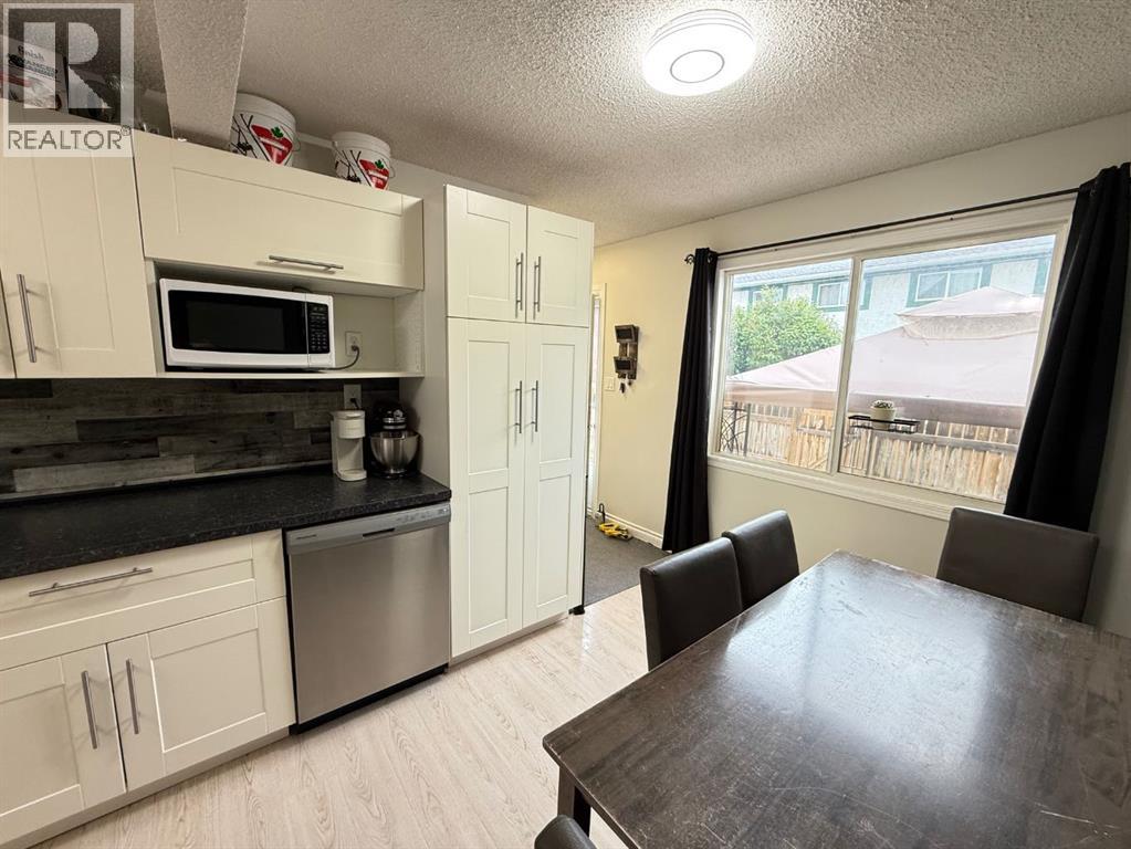 21, 110 Tamarack Avenue, Hinton, Alberta T7V 1C5 - Photo 3 - A2320522
