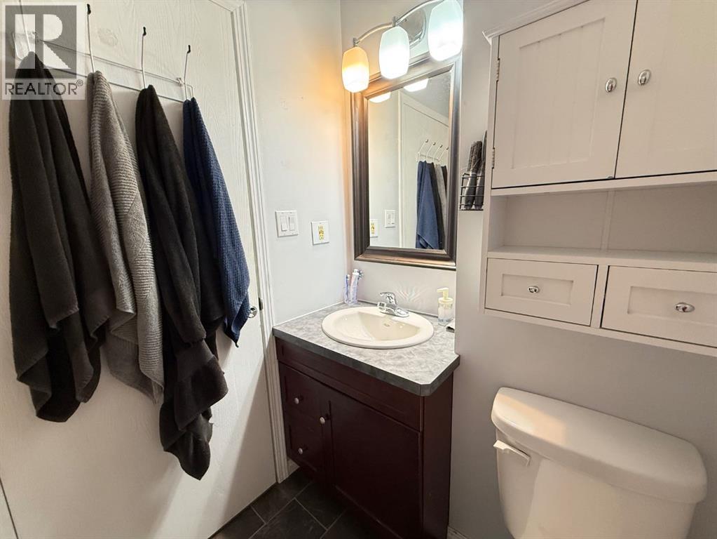 21, 110 Tamarack Avenue, Hinton, Alberta T7V 1C5 - Photo 12 - A2320522