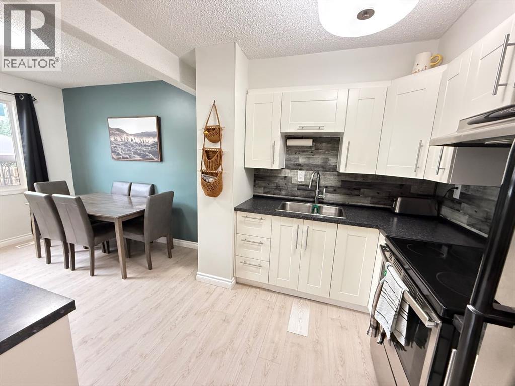 21, 110 Tamarack Avenue, Hinton, Alberta T7V 1C5 - Photo 6 - A2320522