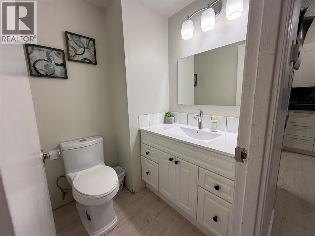 21, 110 Tamarack Avenue, Hinton, Alberta T7V 1C5 - Photo 7 - A2320522
