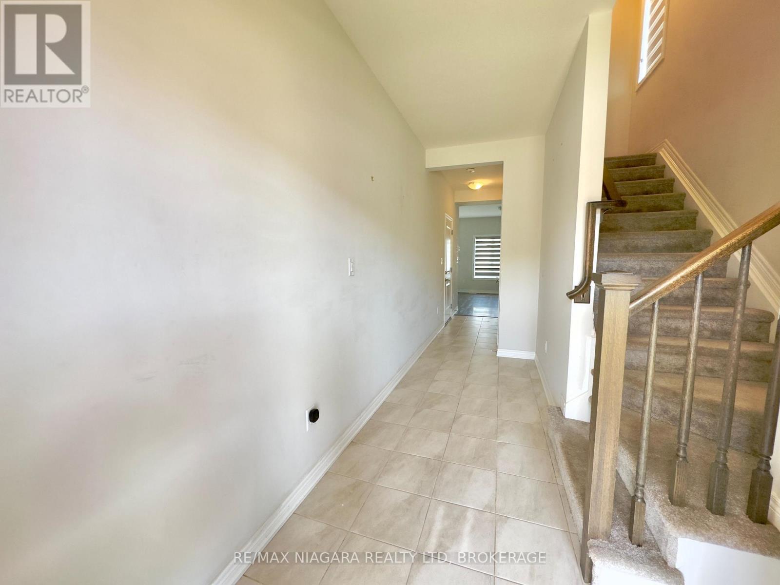 93 Sunflower Place, Welland, Ontario  L3C 0H8 - Photo 2 - X13443464