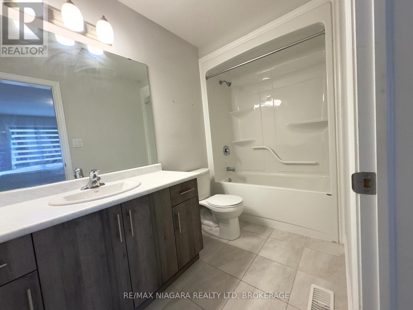93 Sunflower Place, Welland, Ontario  L3C 0H8 - Photo 11 - X13443464