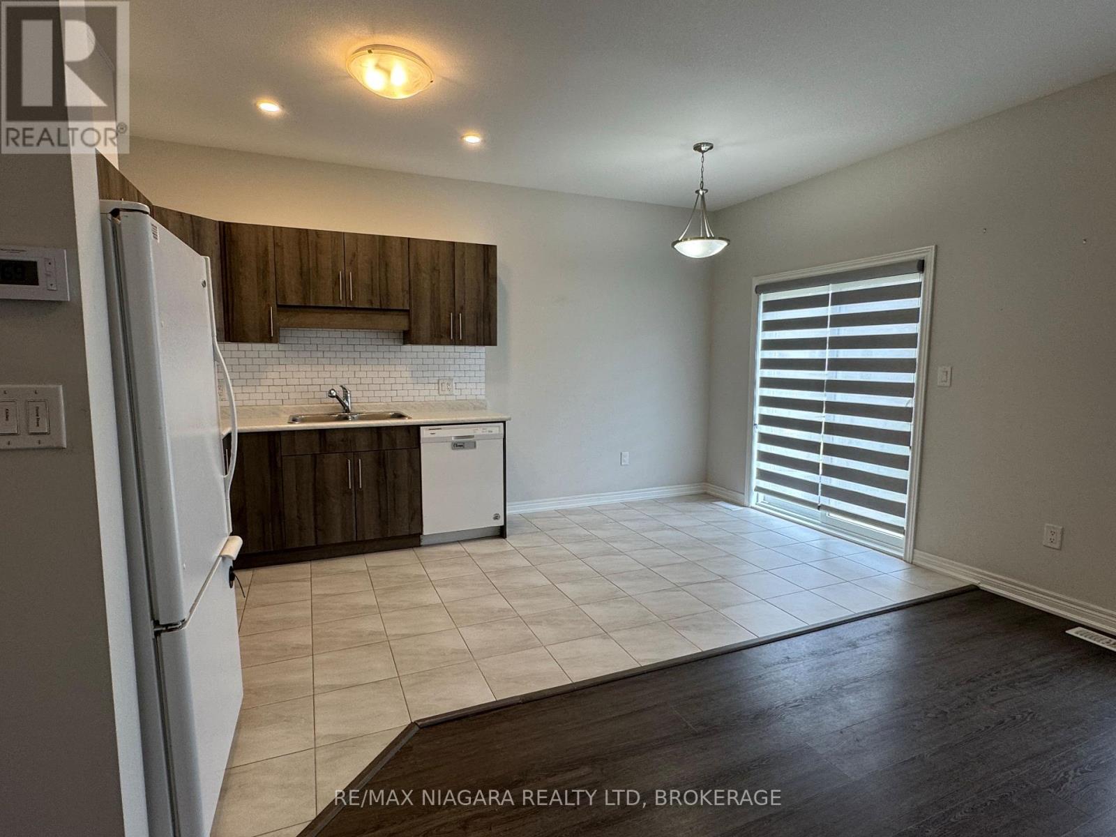 93 Sunflower Place, Welland, Ontario  L3C 0H8 - Photo 5 - X13443464