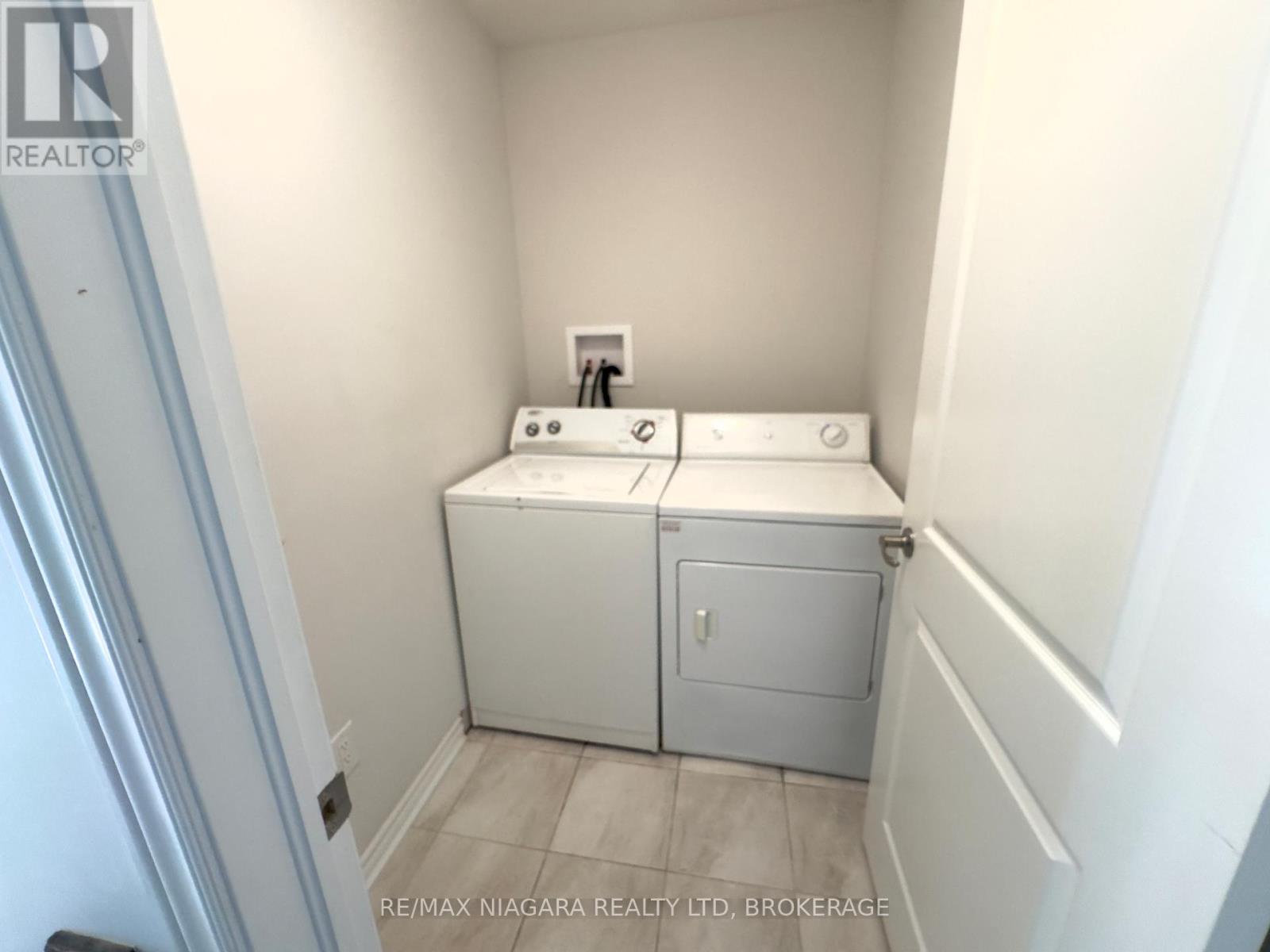 93 Sunflower Place, Welland, Ontario  L3C 0H8 - Photo 9 - X13443464