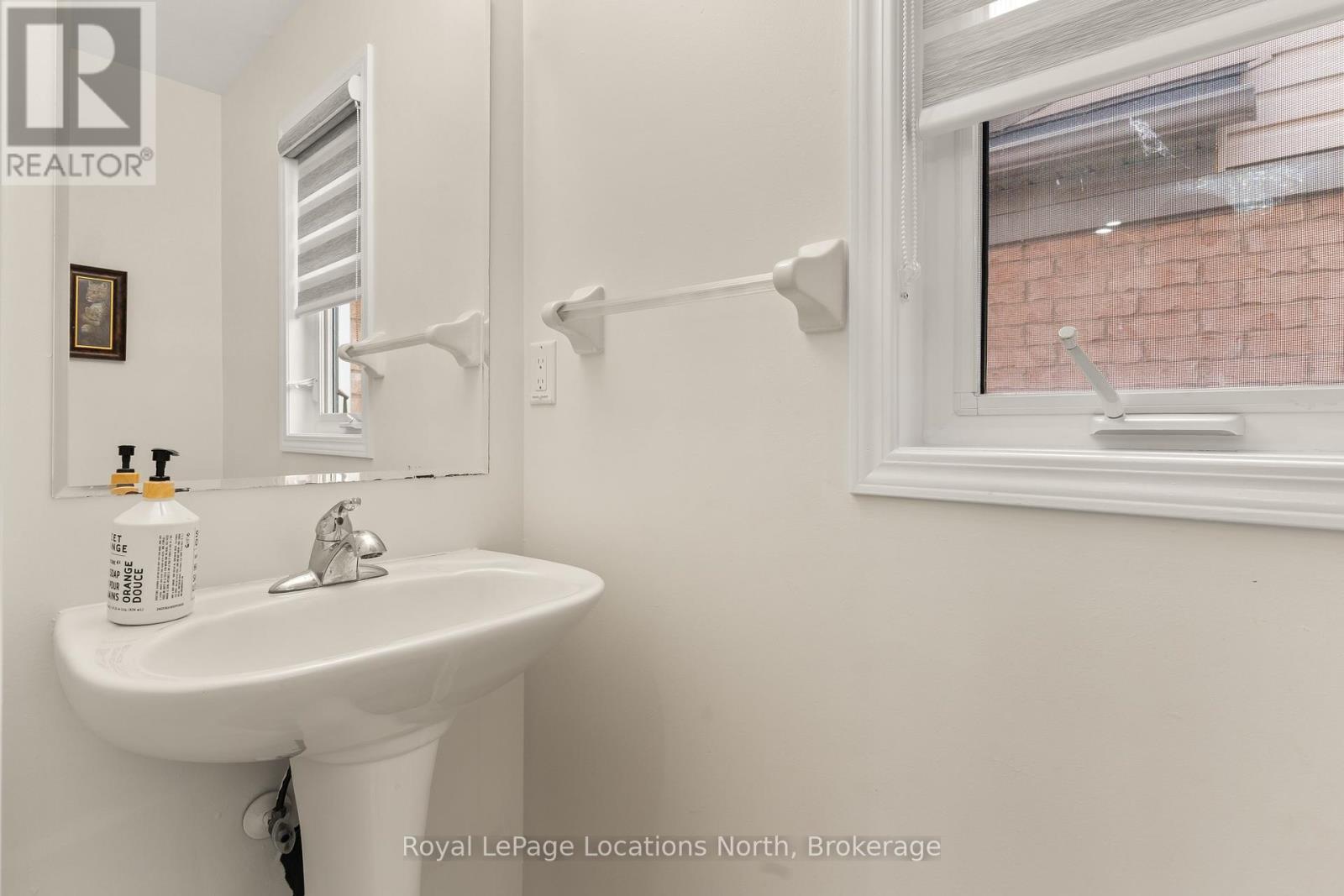 16 Ferris Lane, New Tecumseth, Ontario  L9R 0H9 - Photo 7 - N13459458