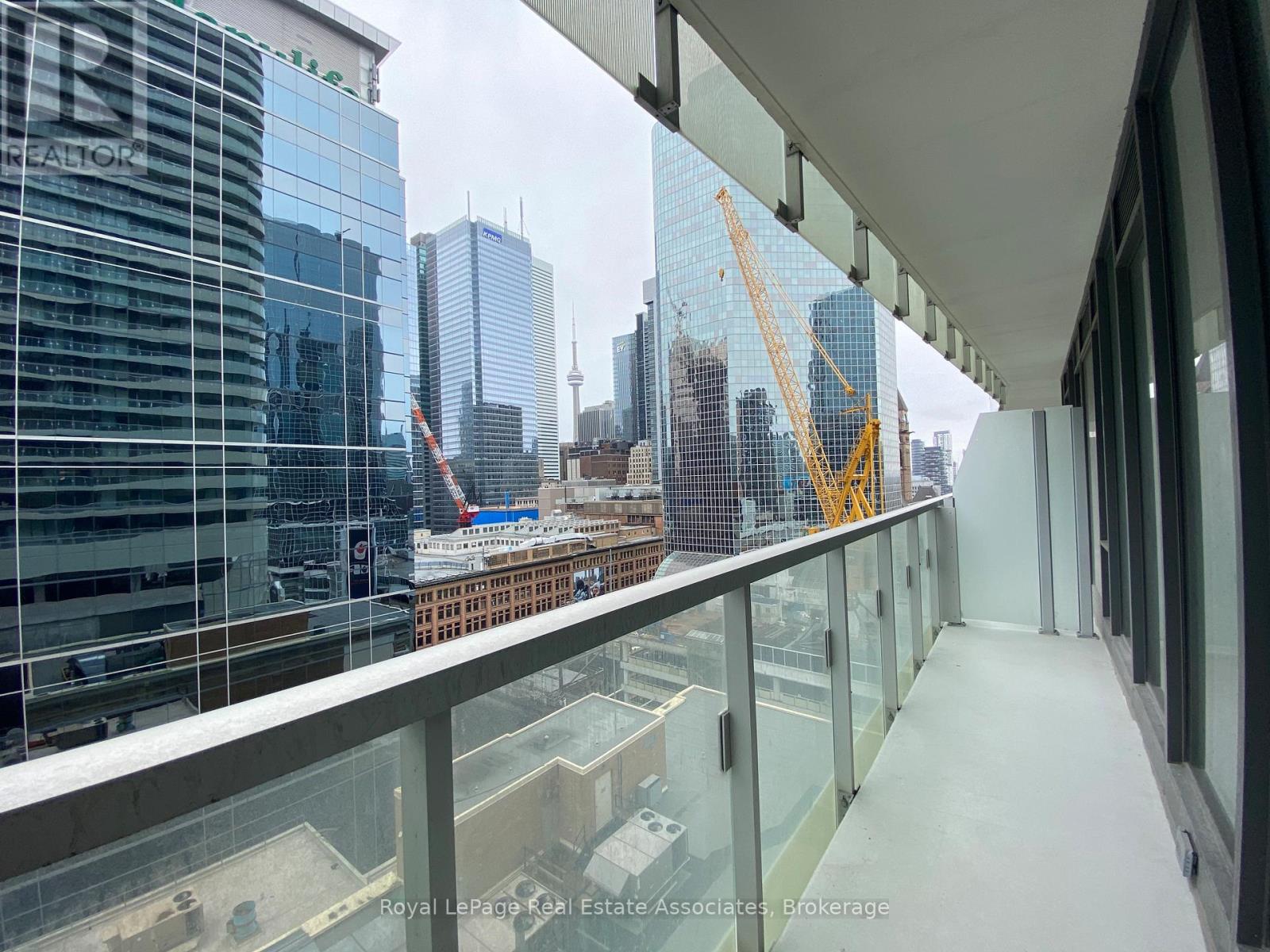 1207 - 197 Yonge Street, Toronto, Ontario  M5B 0C1 - Photo 10 - C13459498