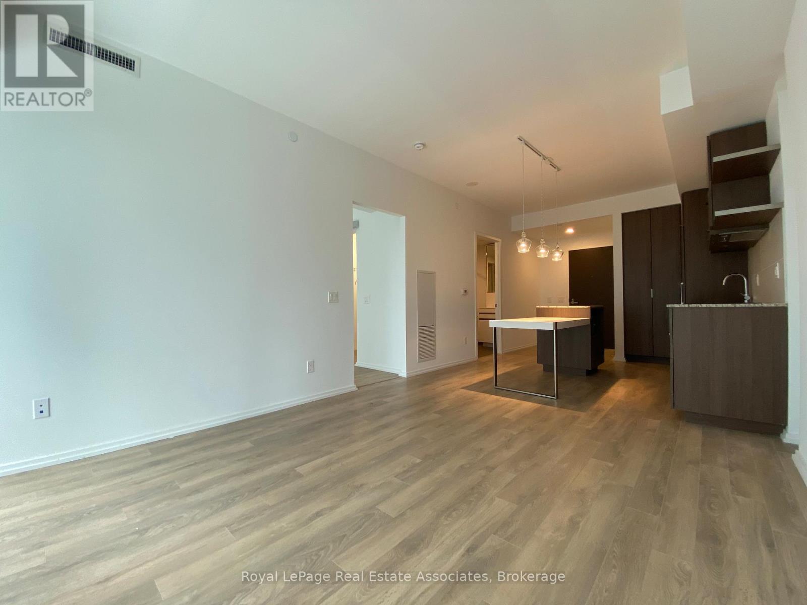 1207 - 197 Yonge Street, Toronto, Ontario  M5B 0C1 - Photo 6 - C13459498