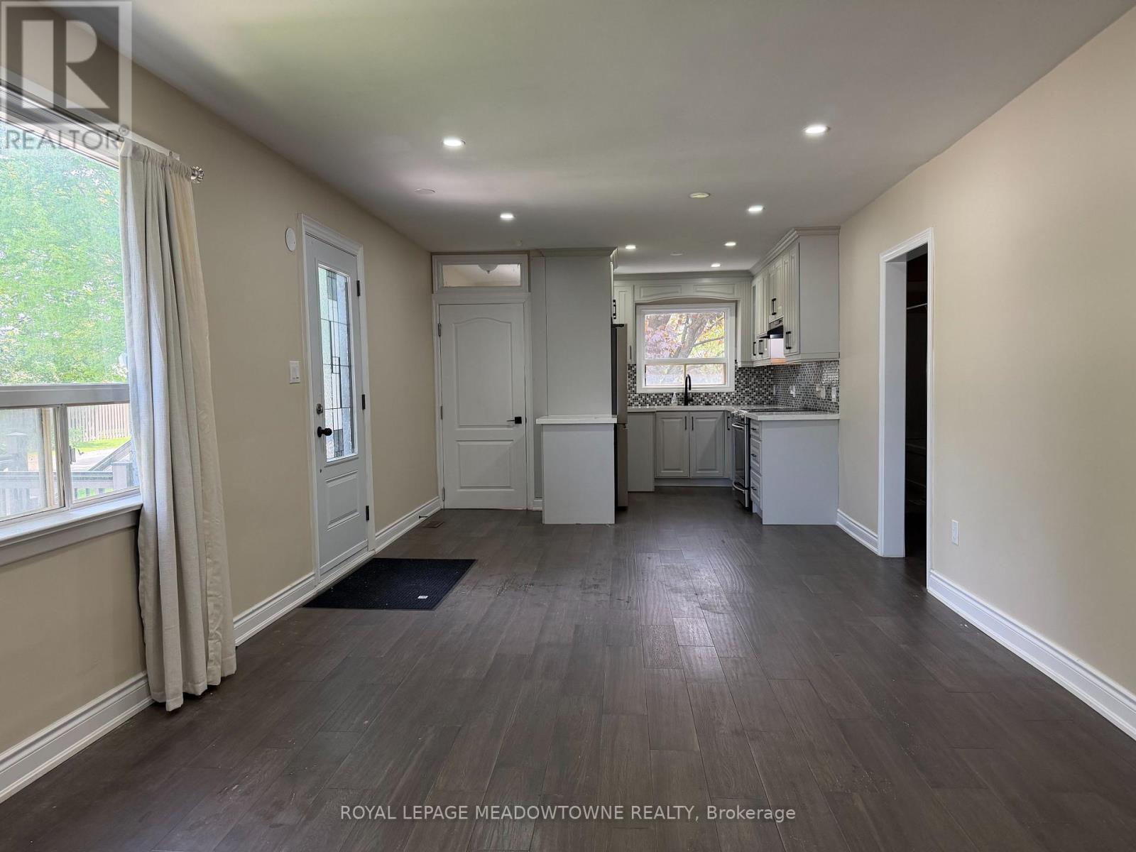 Main - 4 Keats Avenue, Halton Hills, Ontario  L7G 1T4 - Photo 4 - W13459478